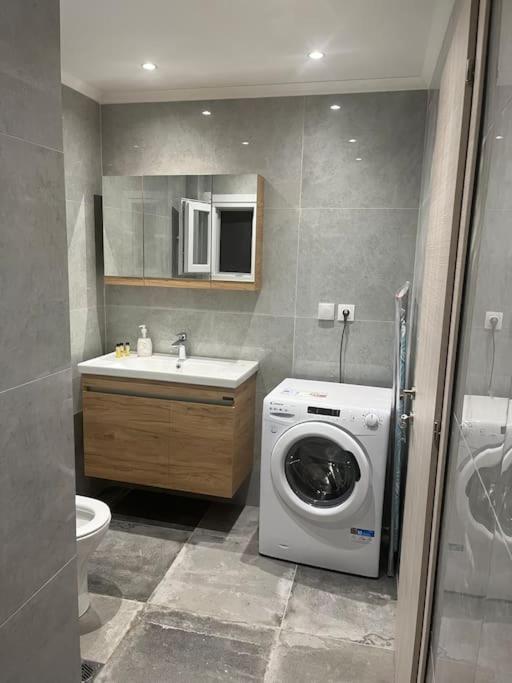 Amazing In The Center Apartment *